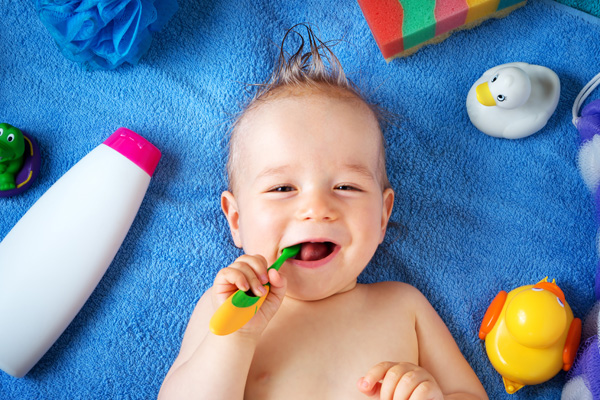 Keep Your Toddler's Teeth Healthy: The Benefits and Hazards of Sippy Cups